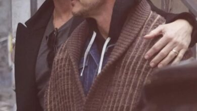 Ο ηθοποιός Πέδρο Πασκάλ σε χαλαρή έξοδο στη Νέα Υόρκη με τον δημιουργικό διευθυντή Ράφα Ολάρα