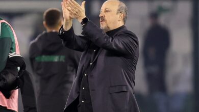 Παίκτες του Παναθηναϊκού πανηγυρίζουν και πλάνο του Τσάπρα από τον Λεβαδειακό