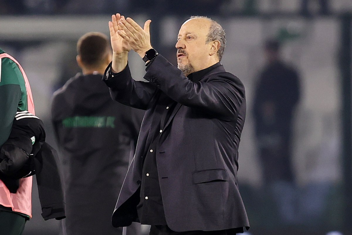 Παίκτες του Παναθηναϊκού πανηγυρίζουν και πλάνο του Τσάπρα από τον Λεβαδειακό