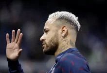 Ο Νεϊμάρ με απογοητευμένο ύφος στο γήπεδο