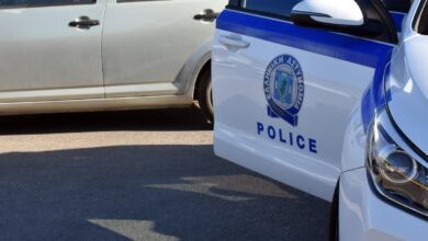 Περιπολικό της αστυνομίας σε δρόμο του Αμαρουσίου μετά τον εντοπισμό ανήλικου παιδιού