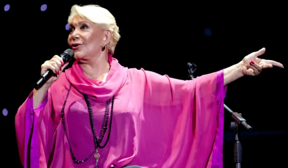 Η Μαρινέλλα τραγουδάει στο Ηρώδειο κατά την τελευταία της συγκλονιστική εμφάνιση πριν το εγκεφαλικό επεισόδιο