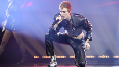 Ο τραγουδιστής D3lta, γιος του Γιάννη Κούστα, σε συνέντευξη για την καριέρα του και την οικογένειά του