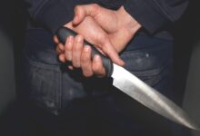 Αστυνομική επιχείρηση και μαχαίρια-στιλέτα ως πειστήρια για την υπόθεση στα Χανιά