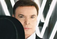 Ο Γιώργος Μαρίνος σε σπάνια τηλεοπτικά πλάνα μέσα από τη μονάδα φροντίδας ηλικιωμένων