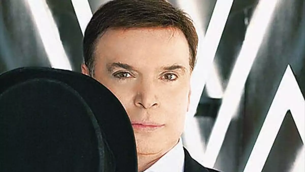 Ο Γιώργος Μαρίνος σε σπάνια τηλεοπτικά πλάνα μέσα από τη μονάδα φροντίδας ηλικιωμένων