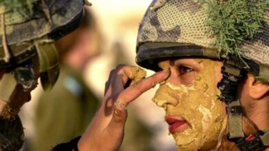 Γυναίκες εθελόντριες στον Ελληνικό Στρατό κατά τη διάρκεια της εκπαίδευσης