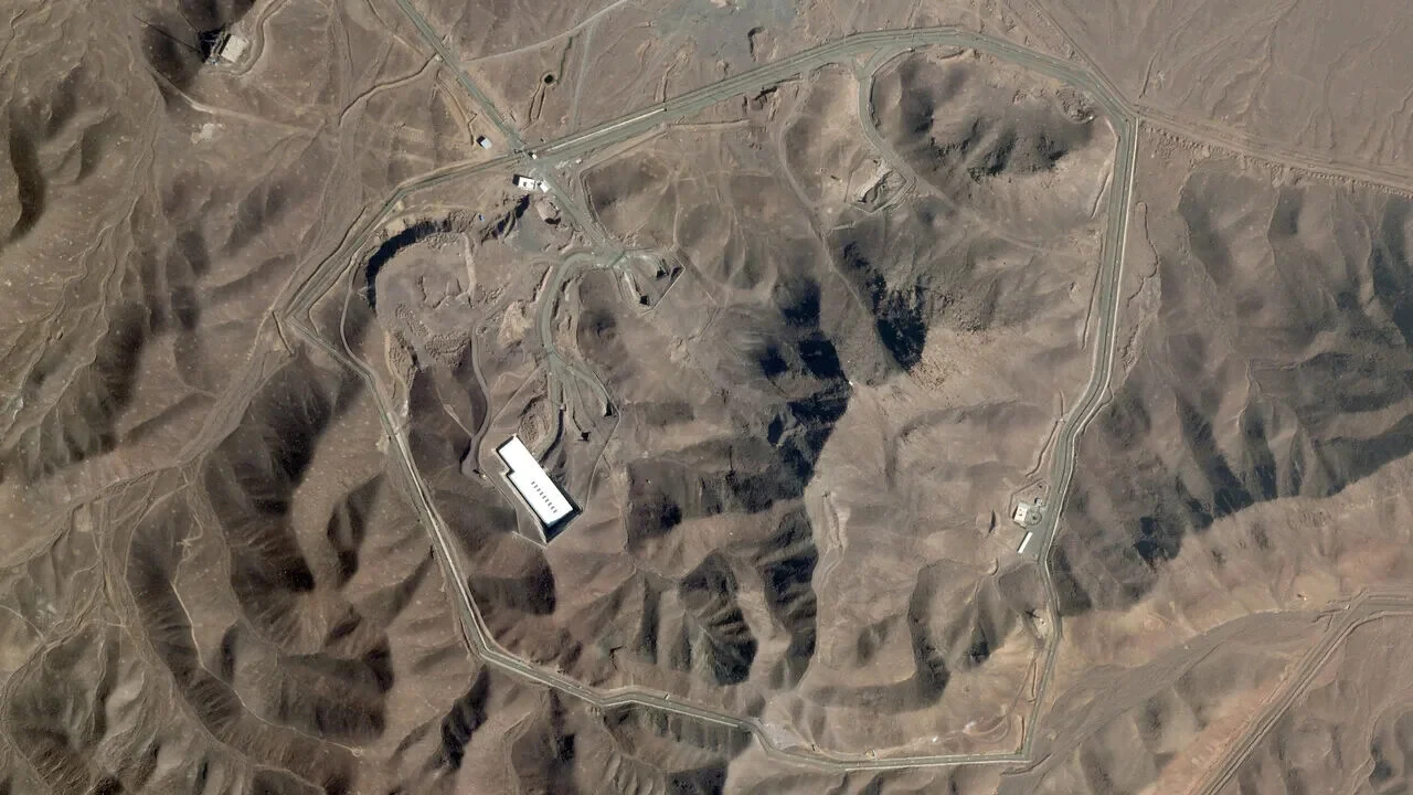 Υπόγεια πυρηνική εγκατάσταση στο Ιράν κάτω από το βουνό Pickaxe Mountain, βάθους 100 μέτρων