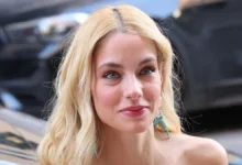 Η Δούκισσα Νομικού χαμογελαστή