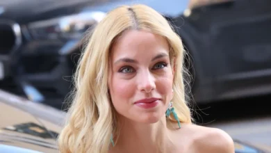 Η Δούκισσα Νομικού χαμογελαστή