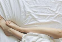 Γυναίκα που κοιμάται και ονειρεύεται, σκεπτική για την ερμηνεία των ονείρων της