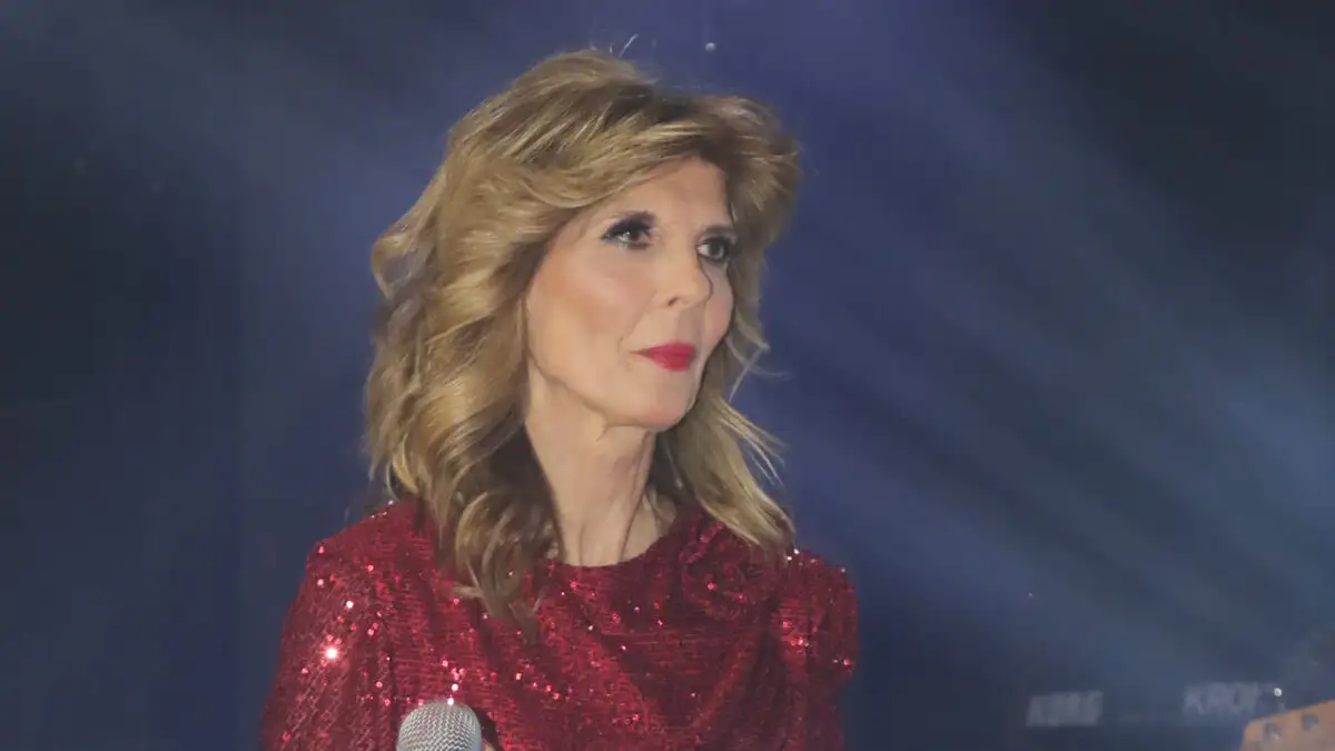 Η Κατερίνα Στανίση σε εξομολογητική διάθεση μιλά για το νέο της βιβλίο και το παρελθόν της