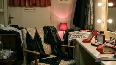 Πασίγνωστος τραγουδιστής σε καμαρίνι – Σκάνδαλο και χωρισμός ζευγαριού