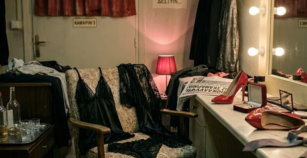 Πασίγνωστος τραγουδιστής σε καμαρίνι – Σκάνδαλο και χωρισμός ζευγαριού