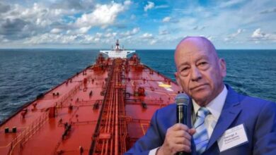 Δεξαμενόπλοιο της Dynacom Tankers του Γιώργου Προκοπίου που διασχίζει τα Στενά του Ορμούζ με ασφάλεια