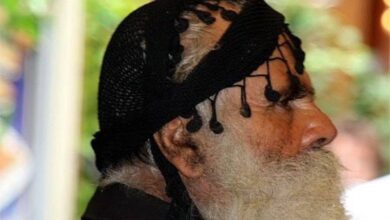 Κρητικός που μιλάει την Κρητική διάλεκτο