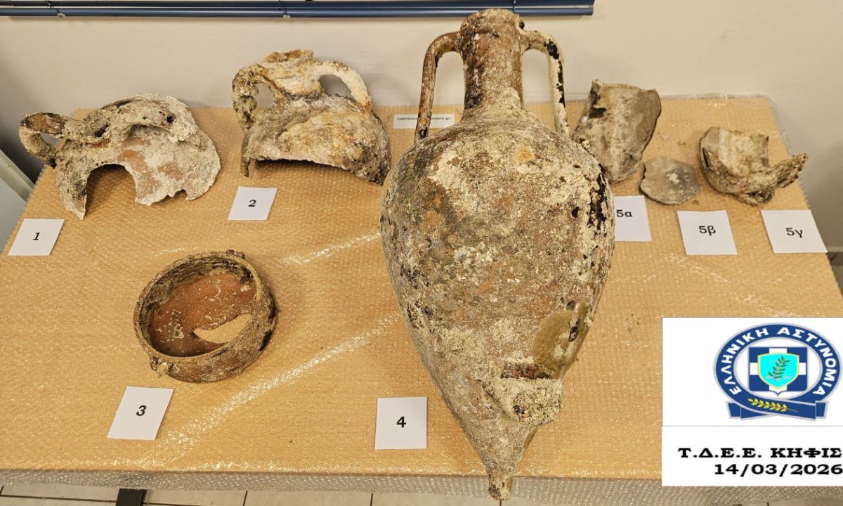 Αστυνομική έρευνα στην Κηφισιά για υπόθεση αρχαιοκαπηλίας με κατασχεμένους αμφορείς