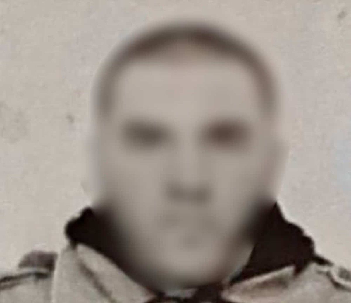 Γιος γνωστής δημοσιογράφου επιτέθηκε με τσεκούρι σε αστυνομικό