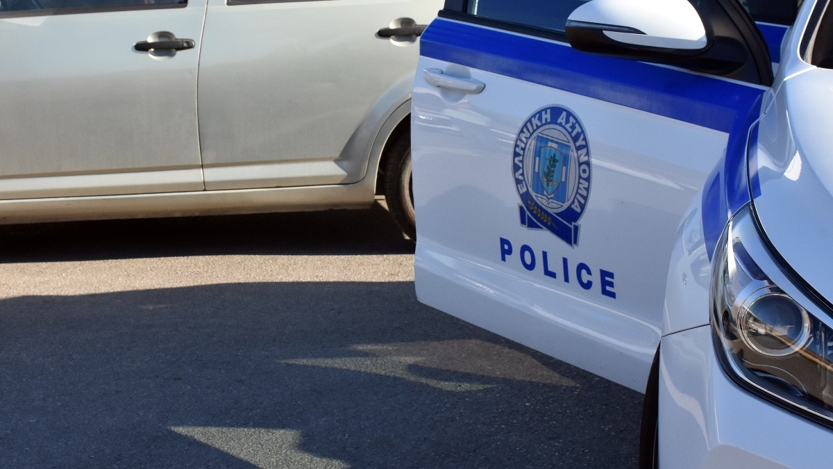 Περιπολικό της αστυνομίας σε δρόμο του Αμαρουσίου μετά τον εντοπισμό ανήλικου παιδιού