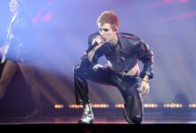 Ο τραγουδιστής D3lta, γιος του Γιάννη Κούστα, σε συνέντευξη για την καριέρα του και την οικογένειά του