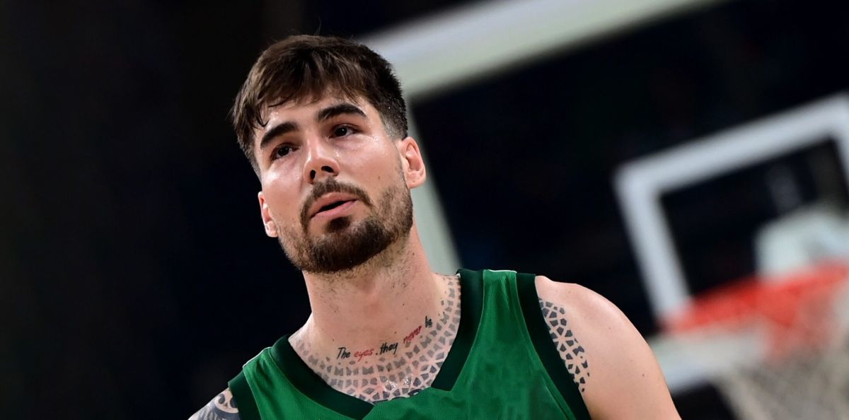 Ο Χουάντσο Ερνανγκόμεθ κατά τη διάρκεια του αγώνα Παναθηναϊκός - Μονακό στη Euroleague