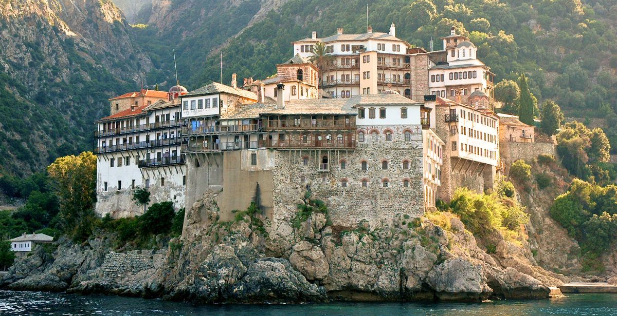 Τροχαίο δυστύχημα στο Άγιον Όρος με θύμα μοναχό μετά τη λιτανεία στις Καρυές