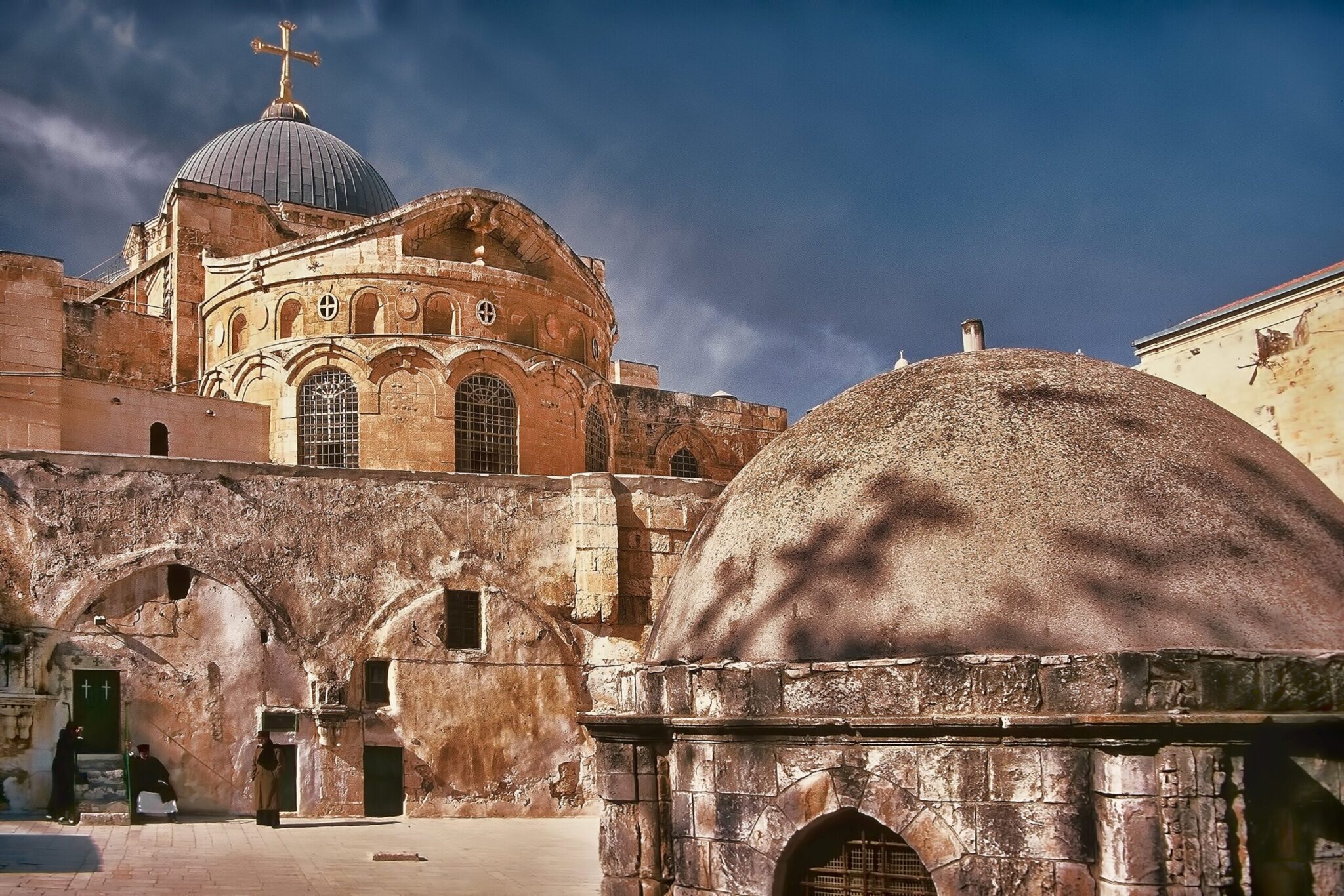 Η Παλιά Πόλη της Ιερουσαλήμ έξω από τον Πανάγιο Τάφο
