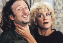 Οι πρωταγωνιστές της σειράς Τα Εγκλήματα σε εορταστικό στιγμιότυπο