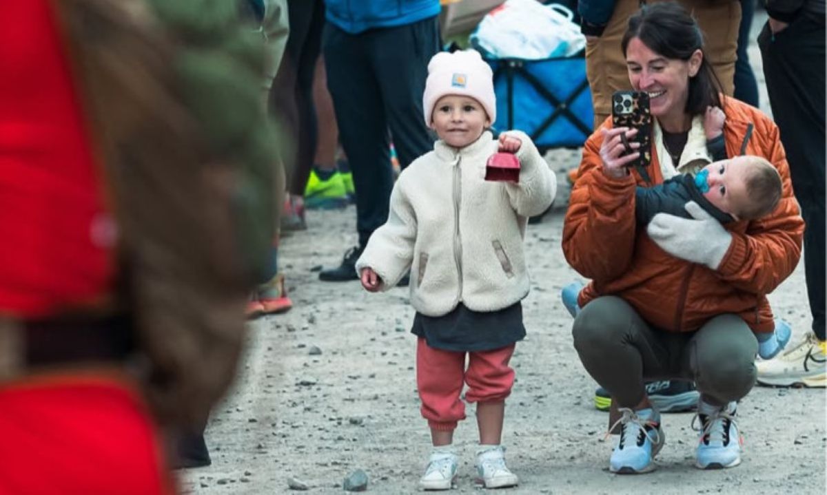 Η influencer Κέλι Χόπτον-Τζόουνς σε ανάρτηση για το ατύχημα του γιου της με αυτοκίνητο