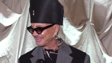 Ο σχεδιαστής Λάκης Γαβαλάς σε πρόσφατη τηλεοπτική του συνέντευξη