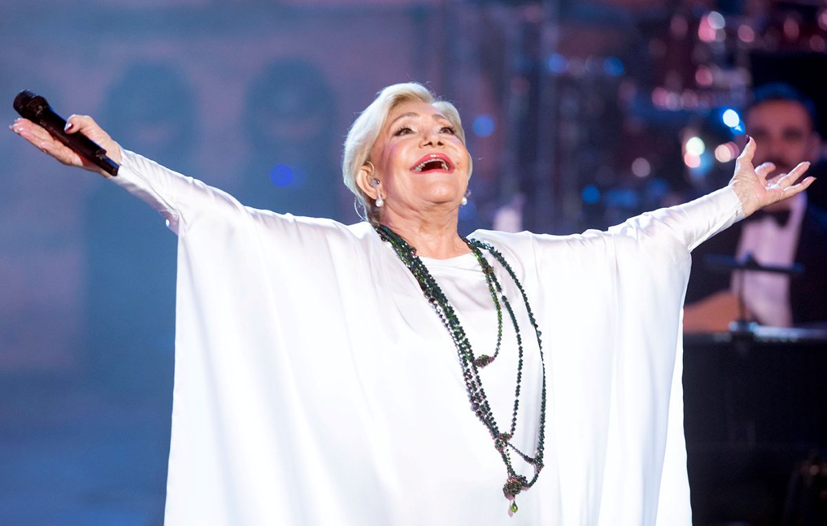 Η μεγάλη κυρία του ελληνικού τραγουδιού Μαρινέλλα σε εμφάνισή της