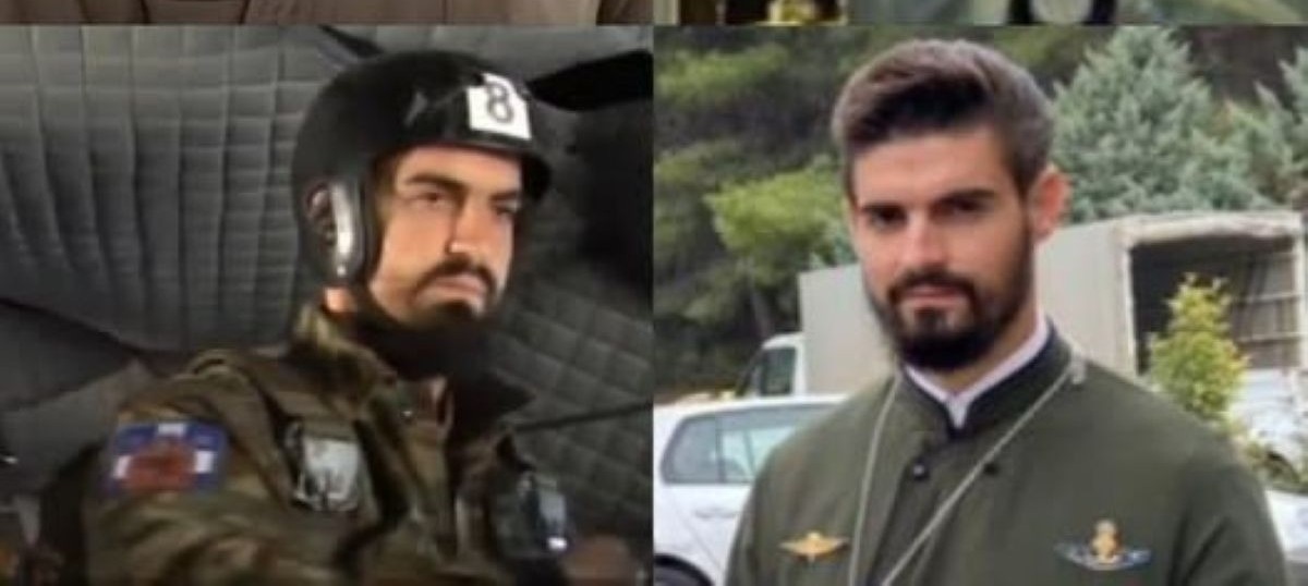 Ο Πάτερ Ευάγγελος Λιάπης με στολή παραλλαγής και αλεξίπτωτο πριν από άλμα