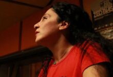 Η δημοσιογράφος και ραδιοφωνική παραγωγός Ελένη Σούρδη που έφυγε από τη ζωή στα 54 της χρόνια.