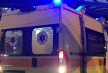 Αστυνομικό όχημα και ασθενοφόρο σε χωριό της Μαγνησίας μετά από τραγικό περιστατικό.