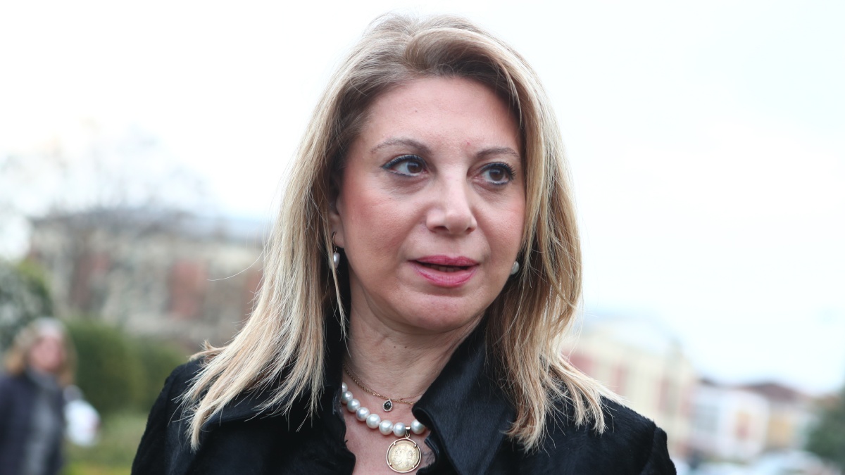 Η Μαρία Καρυστιανού κατά την ανακοίνωση της ίδρυσης του νέου πολιτικού κόμματος με τίτλο «Ελπίδα»