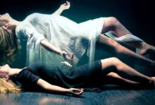 Αναπαράσταση του πειράματος του Μακ Ντούγκαλ με τη ζυγαριά και το βάρος της ψυχής