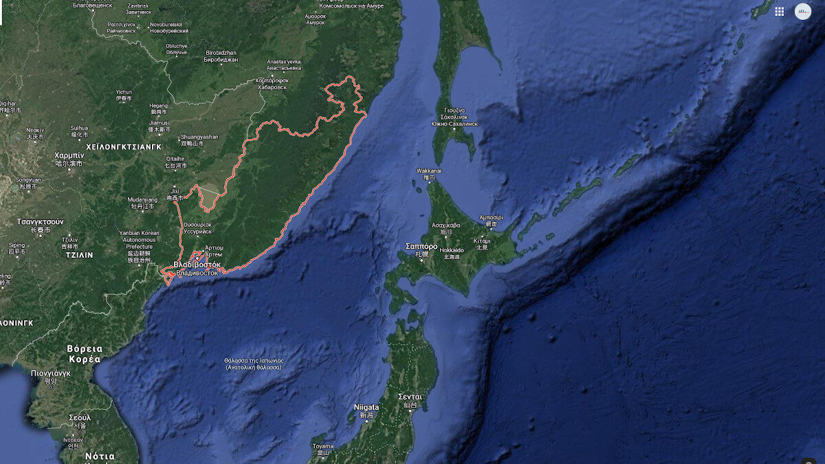 Χάρτης της Ιαπωνίας με την εστία του σεισμού 7,4 Ρίχτερ και σήμα προειδοποίησης για τσουνάμι