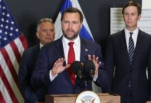 Ο Αντιπρόεδρος των ΗΠΑ Τζέι Ντι Βανς κατά τη διάρκεια συνέντευξης Τύπου για τις διαπραγματεύσεις με το Ιράν