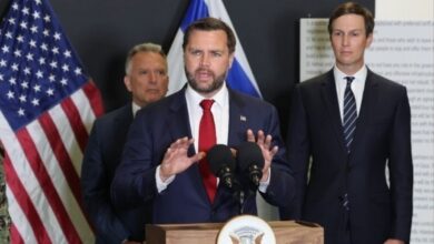 Ο Αντιπρόεδρος των ΗΠΑ Τζέι Ντι Βανς κατά τη διάρκεια συνέντευξης Τύπου για τις διαπραγματεύσεις με το Ιράν