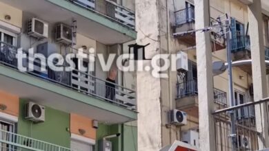 Αστυνομία και Πυροσβεστική στο σημείο όπου φοιτητής απειλεί να αυτοκτονήσει στη Θεσσαλονίκη