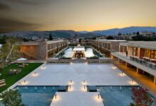 Πολυτελές ξενοδοχείο στην Κρήτη και παρασκήνιο με γνωστό ζευγάρι ηθοποιών