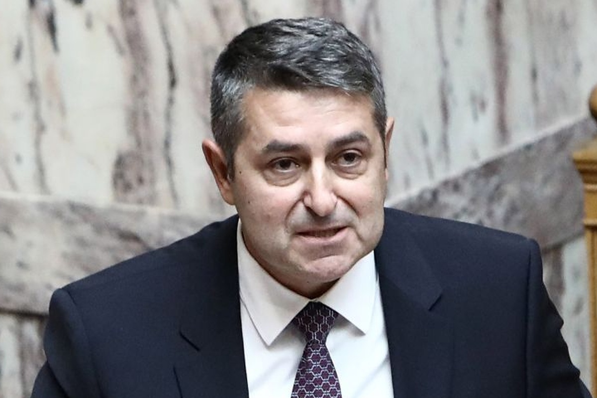 Ο υφυπουργός παρά τω πρωθυπουργώ Γιώργος Μυλωνάκης σε επίσημη εμφάνιση.