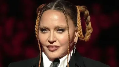Η Μαντόνα με εντυπωσιακό look σε εμφάνισή της στην αμερικανική τηλεόραση