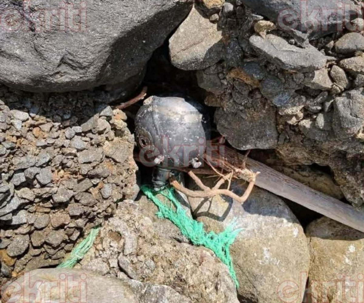 Ουκρανική ναυτική νάρκη στα βράχια της Ελούντας στην Κρήτη