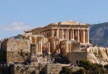 Οι μυστικές στοές και τα υπόγεια δίκτυα κάτω από τον Ιερό Βράχο της Ακρόπολης που σφραγίζονται με τσιμέντο