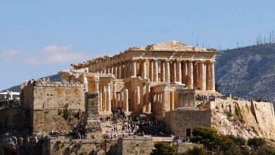 Οι μυστικές στοές και τα υπόγεια δίκτυα κάτω από τον Ιερό Βράχο της Ακρόπολης που σφραγίζονται με τσιμέντο