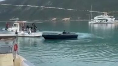 Το μυστηριώδες μαύρο μη επανδρωμένο σκάφος (USV) που εντοπίστηκε στο Ακρωτήριο Δουκάτο στη Λευκάδα