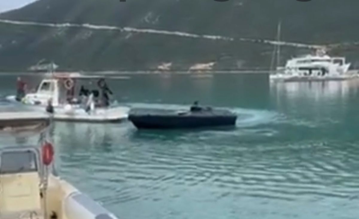 Το μυστηριώδες μαύρο μη επανδρωμένο σκάφος (USV) που εντοπίστηκε στο Ακρωτήριο Δουκάτο στη Λευκάδα